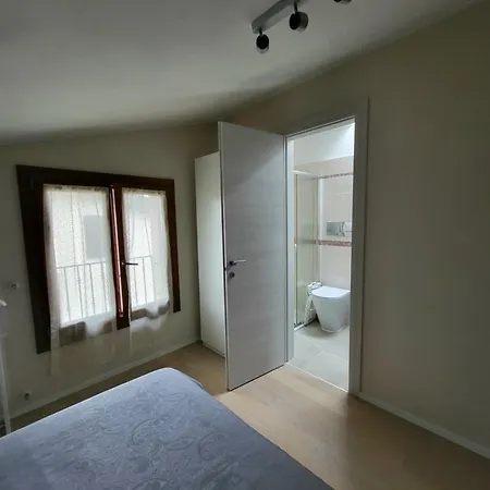 La Casa Dell'acero Rosso アパート