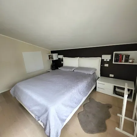 Apartment La Casa Dell'acero Rosso *