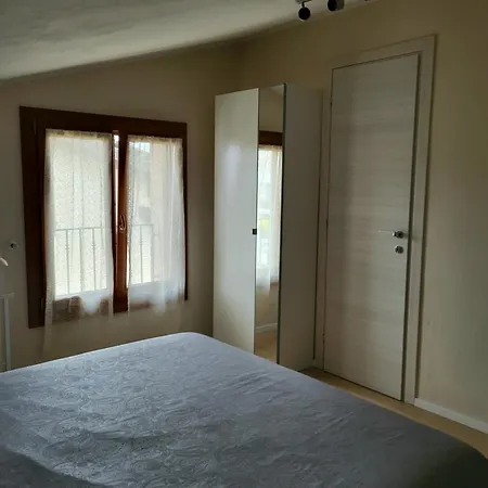 La Casa Dell'acero Rosso アパート